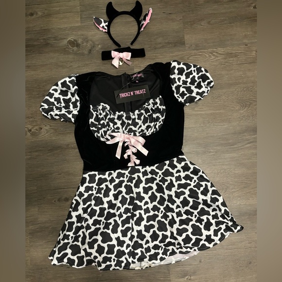 Dolls Kill Dresses & Skirts - NWT Dolls Kill / Trickz N’ Treatz Cookies N’ Cream Milkmaid Costume